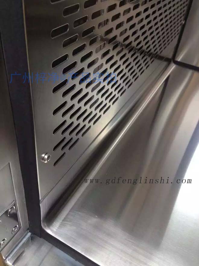 百級層流傳遞窗內外雙層殼體,內部四周圓弧處理,保證無縫隙連接; 百級層流傳遞窗內外雙層殼體,內部四周圓弧處理,保證無縫隙連接;