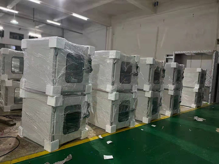 凈化車間傳遞窗成為不可或缺的設(shè)備。 凈化車間傳遞窗成為不可或缺的設(shè)備。