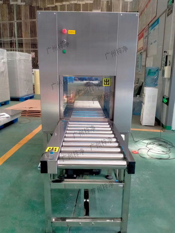 輸送線風(fēng)淋傳遞窗與輸送線貨淋室是潔凈室中用于物品傳遞和空氣凈化的關(guān)鍵設(shè)備。