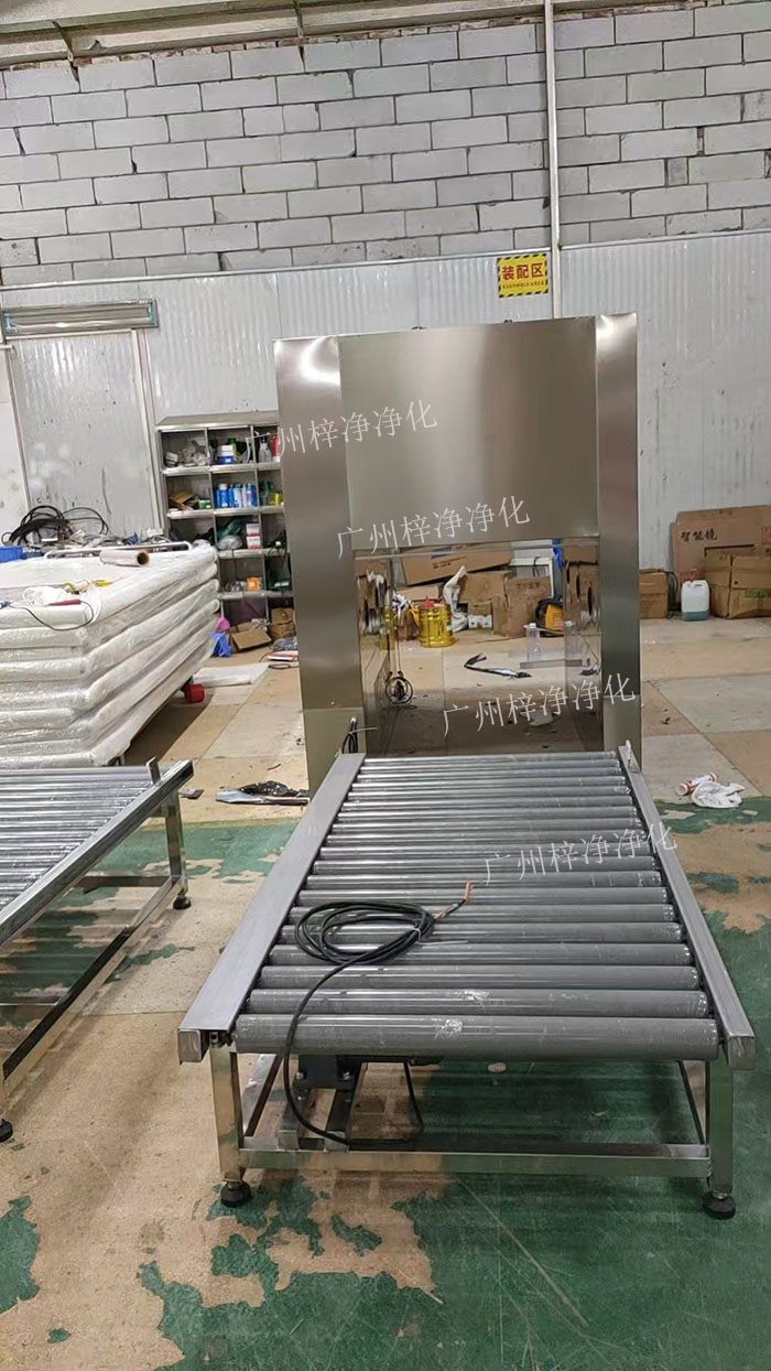 自動(dòng)門層流傳遞窗可配合輸送線兩端設(shè)有自動(dòng)門,實(shí)現(xiàn)物品的自動(dòng)進(jìn)出,減少人工操作。 自動(dòng)門層流傳遞窗可配合輸送線兩端設(shè)有自動(dòng)門,實(shí)現(xiàn)物品的自動(dòng)進(jìn)出,減少人工操作。