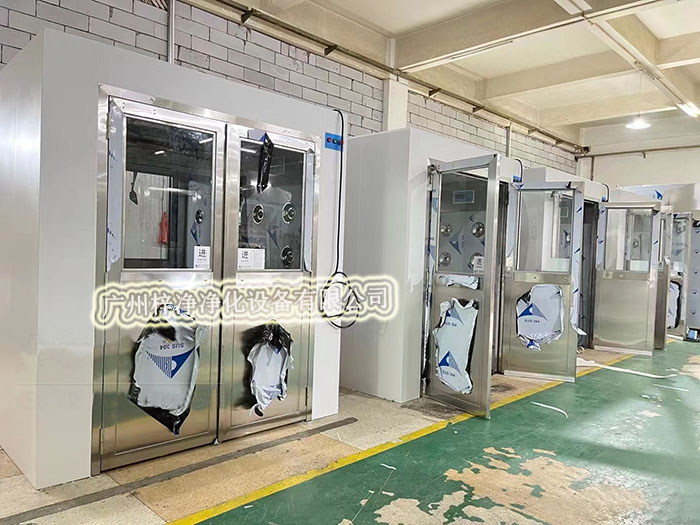 風(fēng)淋室的類型繁多,不同類型的風(fēng)淋室適用于不同的場合和需求 風(fēng)淋室的類型繁多,不同類型的風(fēng)淋室適用于不同的場合和需求